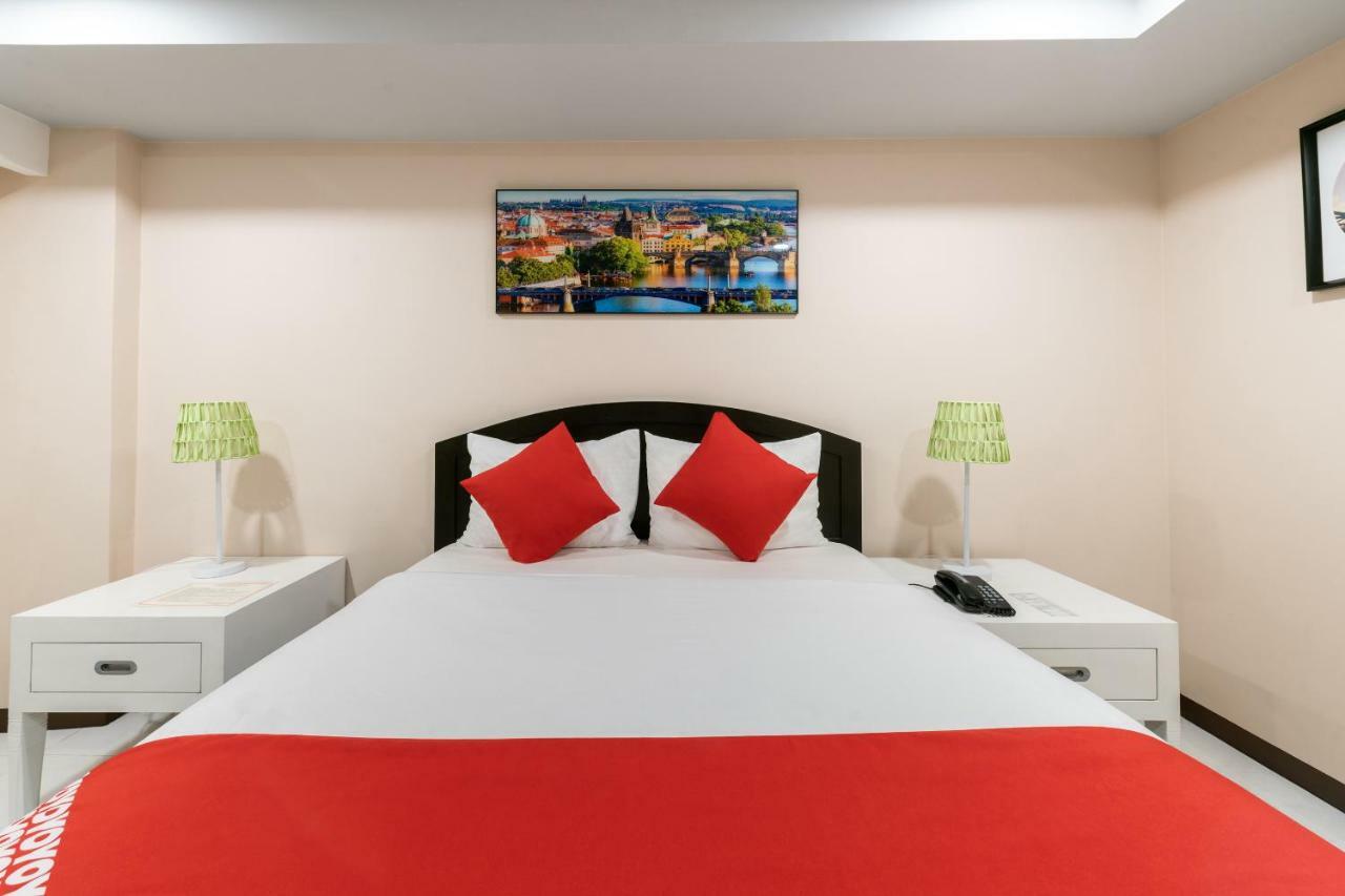 Oyo 171 Amore Hotel Muntinlupa City Exterior foto